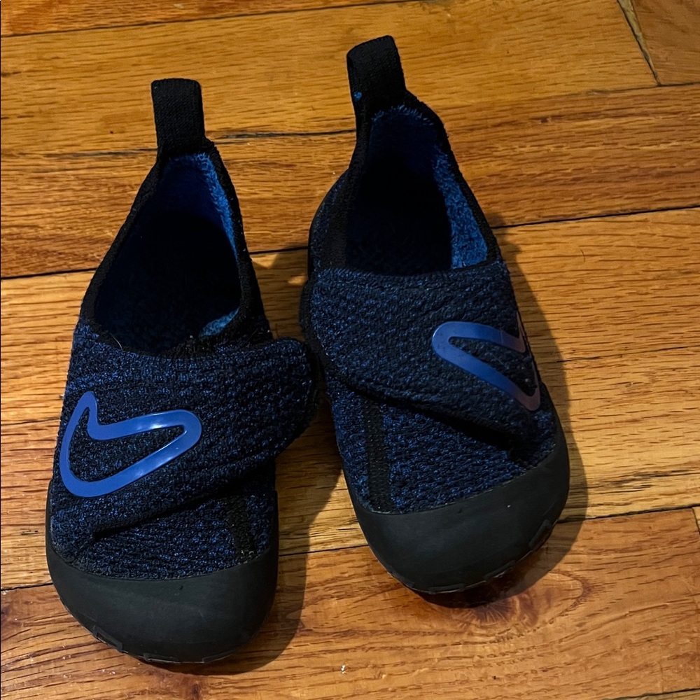 Nike Kids Swoosh 1